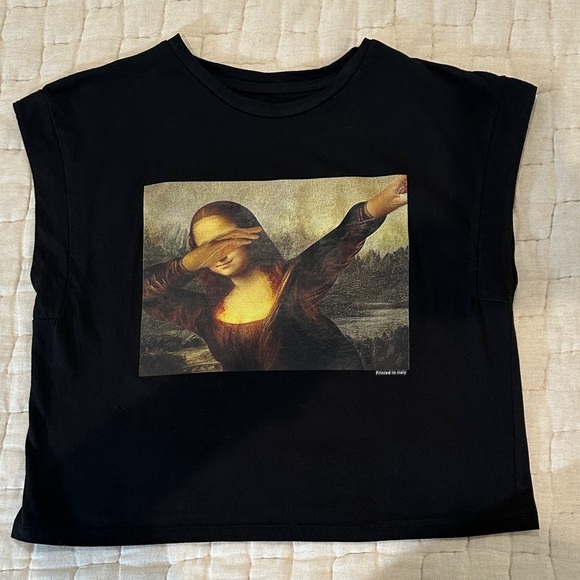 Tops - Black Graphic Mona Lisa Dab Tee